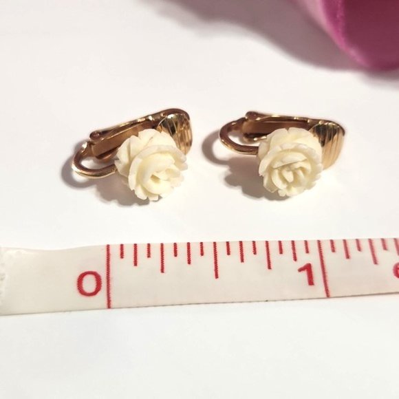 Delicate Vintage 3D Carved Rose Clip On Earrings - Picture 6 of 6